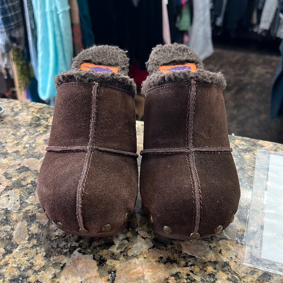 Vintage 2000's Rocket Dog Suede & Faux Fur Lined Metal Studs Heel Slip On size 6 - Picture 1 of 5